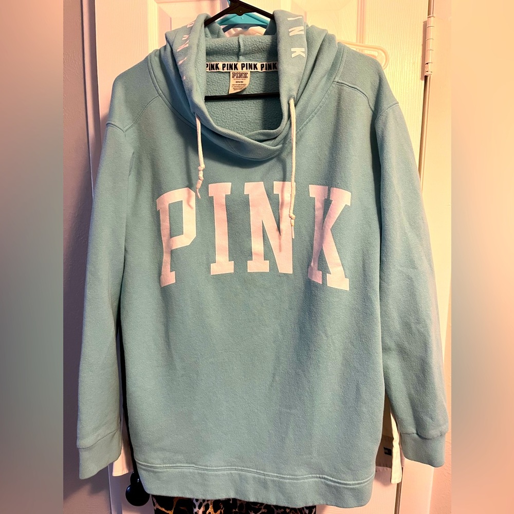 PINK comfy pullover hoodie with pockets! Size medium